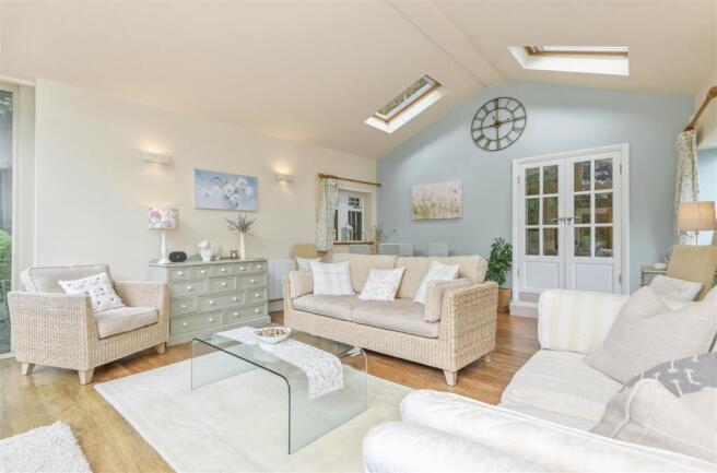 4 bed Detached for sale Image 6