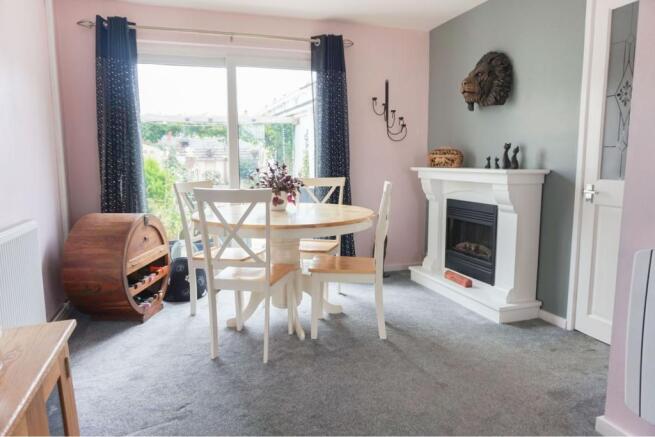 Lounge/Dining Room