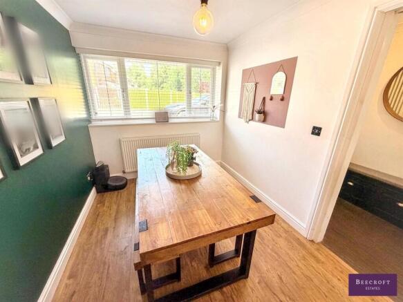 4 bed Detached for sale Image 9
