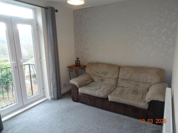 3 bed Terraced to rent Image 9