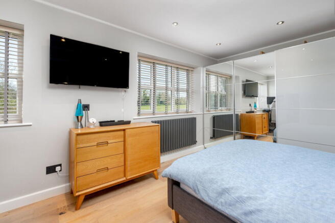 4 bed Detached for sale Image 10