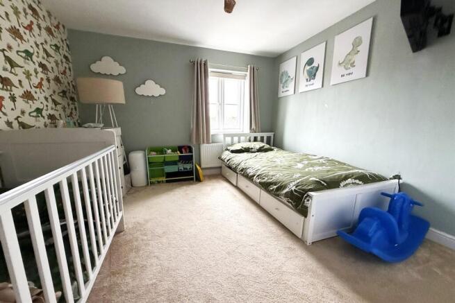 5 bed Detached for sale Image 11