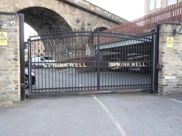 1 bed Apartment to rent Image 12