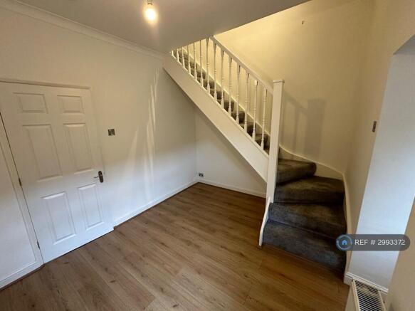 2 bed Terraced to rent Image 7