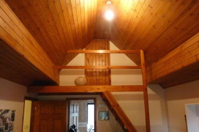 Vaulted ceiling, mez
