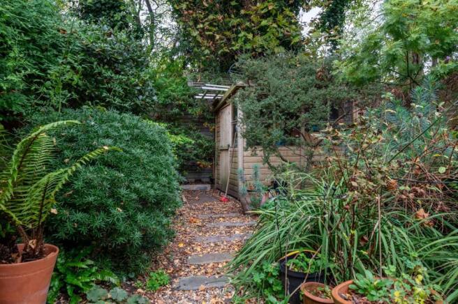 Ickburgh Road, London, E5 photo 4