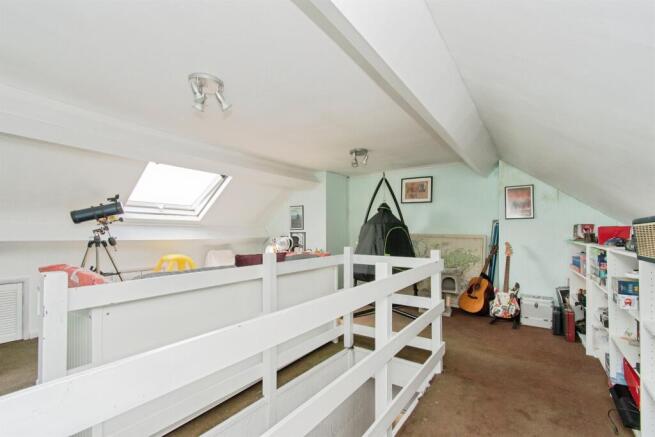 3 bed Terraced for sale Image 7