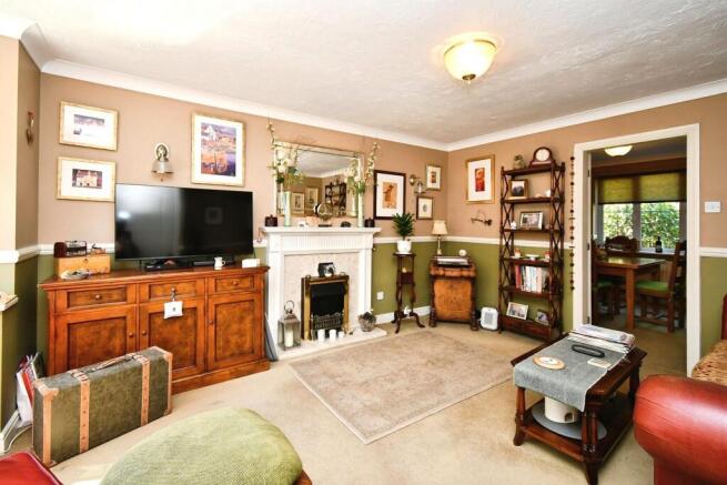 4 bed Detached for sale Image 4