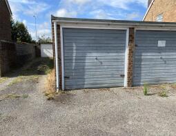 39, The Lawns, Lancing BN15 0DT