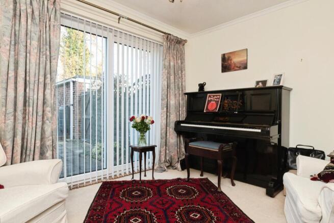 2 bed Semi-Detached Bungalow for sale Image 10