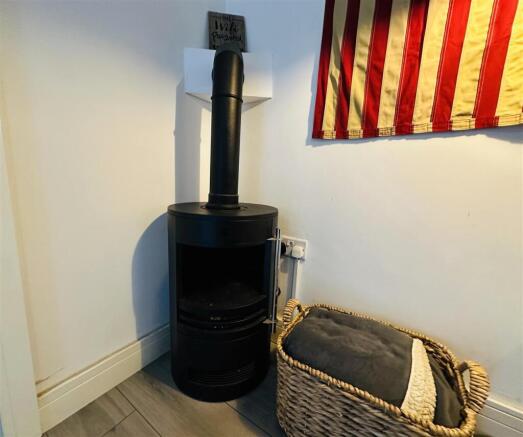 2 bed Terraced for sale Image 8