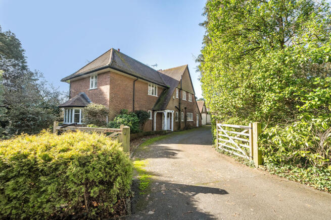 1422182-1-69a7242...