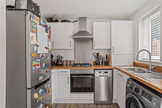 3 bed Semi-Detached for sale Image 5