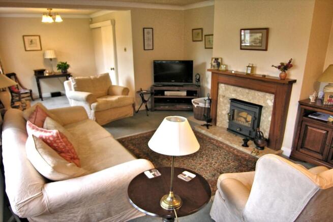 LOUNGE VIEW 2