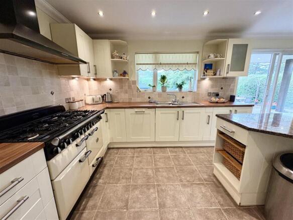 kitchen 3.jpg
