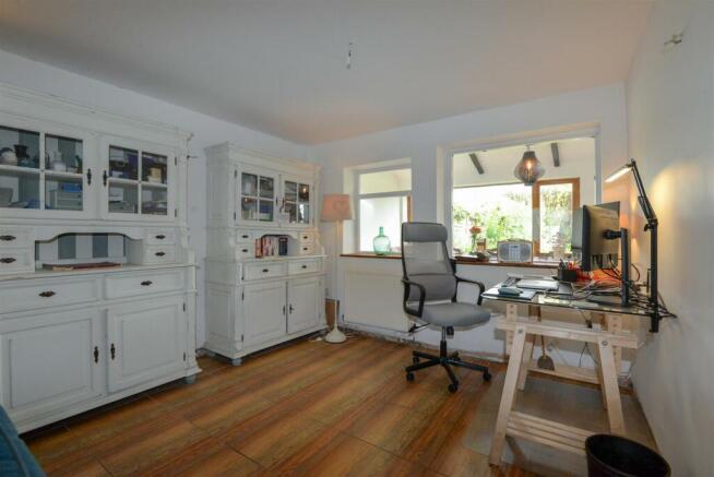 Living Room 4.jpg