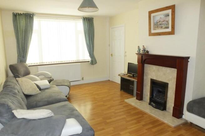 lounge/dining room