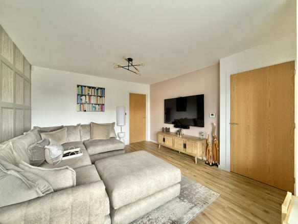 3 bed Semi-Detached for sale Image 4