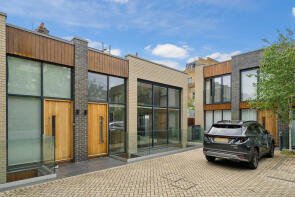 2, Phillips Mews, Filmer Road, London SW6 7JJ
