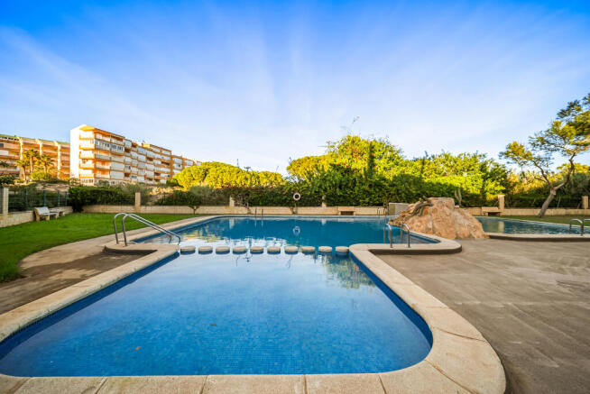 La Mata 2 bed 1 bath South Facing apartment just 200m from the beach.