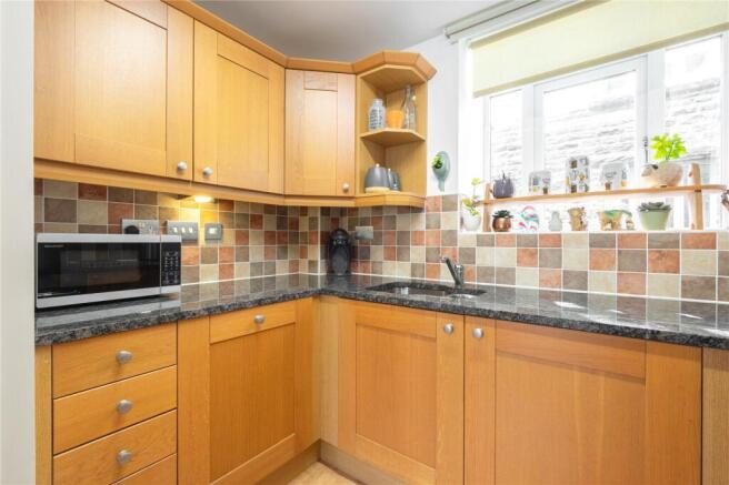 2 bed Apartment for sale Image 10