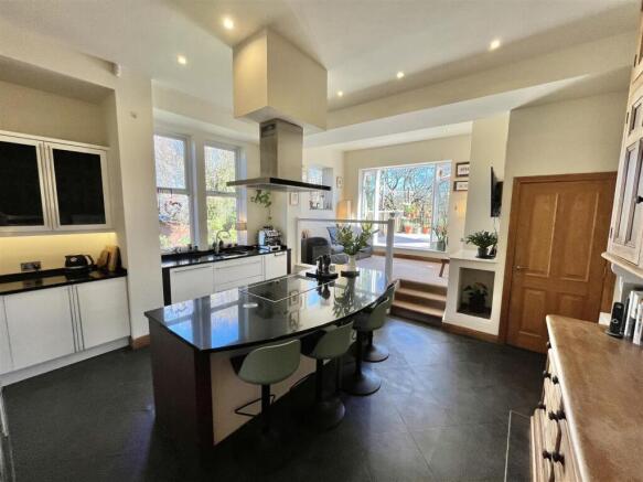 Kitchen/Breakfast Room