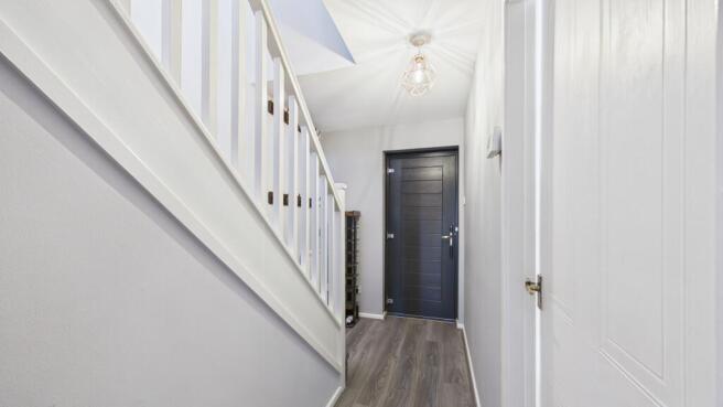 Entrance Hallway (2)