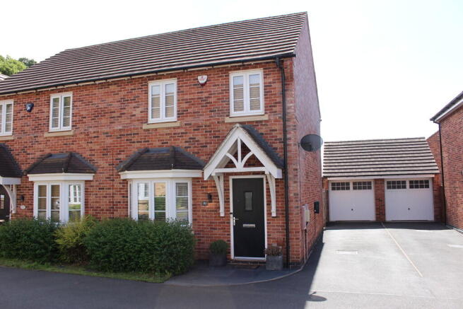 3-bed semi-detached on Skitteridge Wood Road, Langley Country Park, £285,000