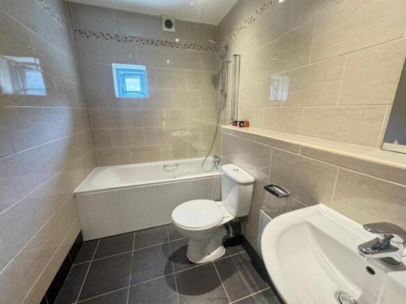 2 bed Apartment to rent Image 6