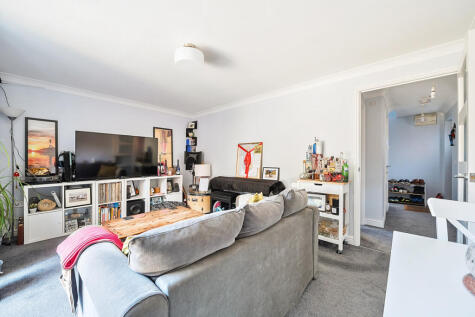 Sherriff Close, Esher, KT10