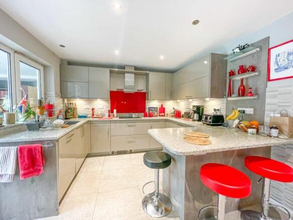 Kitchen/Breakfast Room