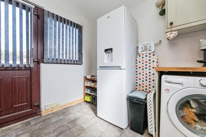 3 bed Semi-Detached for sale Image 11