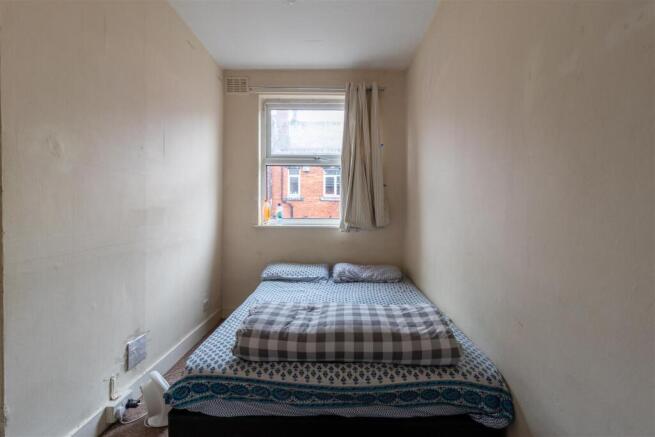 3 bed House to rent Image 8