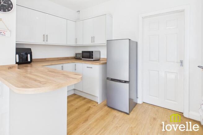 3 bed Semi-Detached for sale Image 10