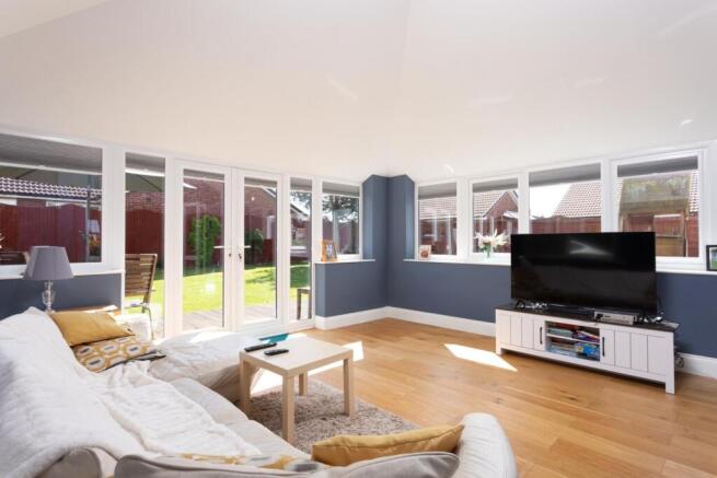 6 bed Detached for sale Image 5