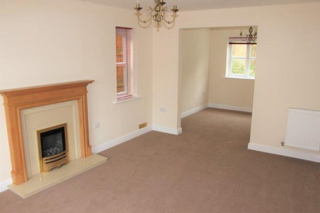 FRONT LOUNGE