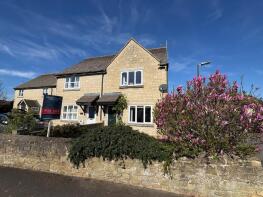 43, John Tame Close, Fairford GL7 4NP