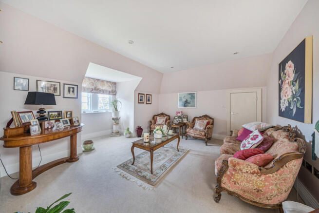 1339728-20-689b31...