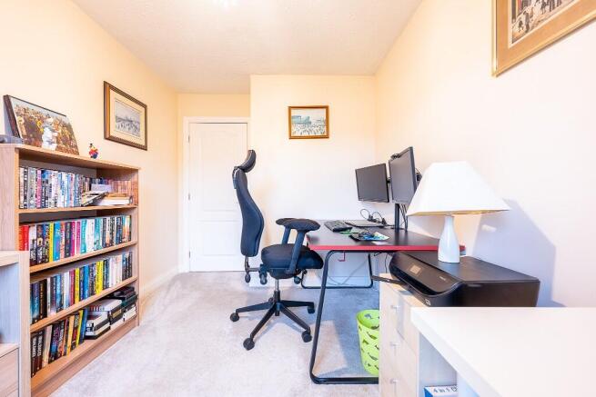 Bedroom / Office