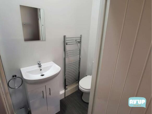1 bed House Share to rent Image 5