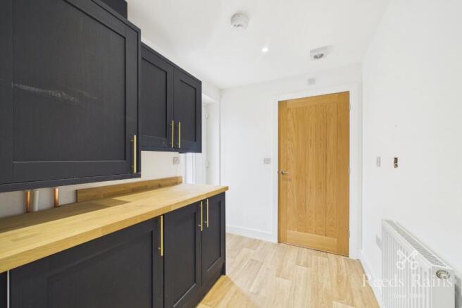4 bed Detached for sale Image 5