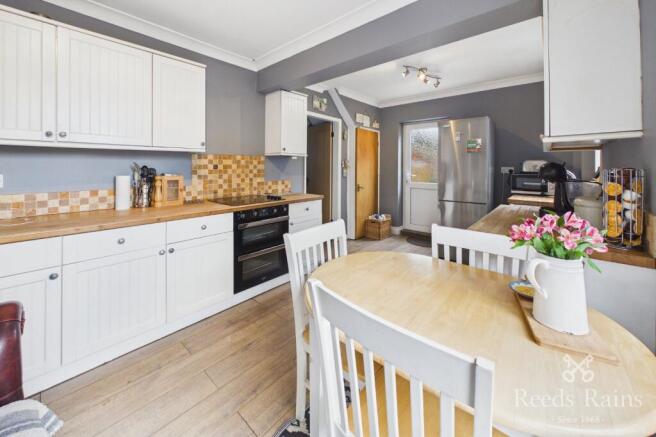 3 bed Semi-Detached for sale Image 11