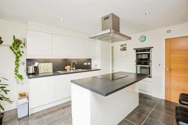 3 bed End of Terrace for sale Image 6