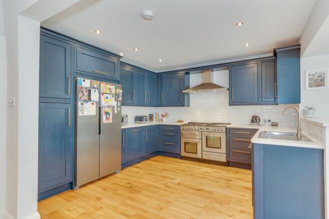 3 bed Semi-Detached for sale Image 4