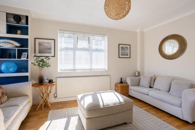 5 bed Detached for sale Image 11