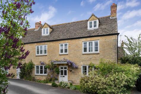 Oxford Courts, Weston-On-The-Green, Bicester