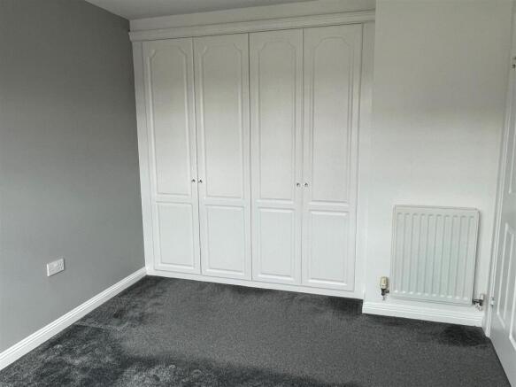 17 Meadow Close - Bedroom 1 (1).jpg