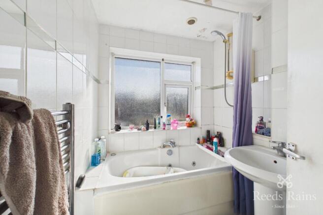 3 bed Semi-Detached for sale Image 4