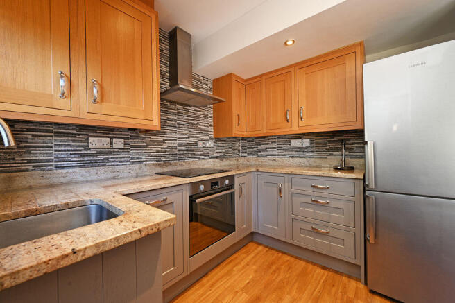 3 bed Terraced for sale Image 10