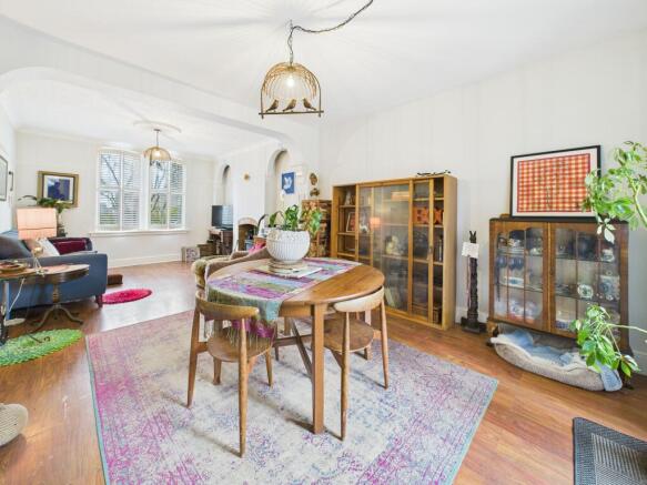 Lounge/Dining Room